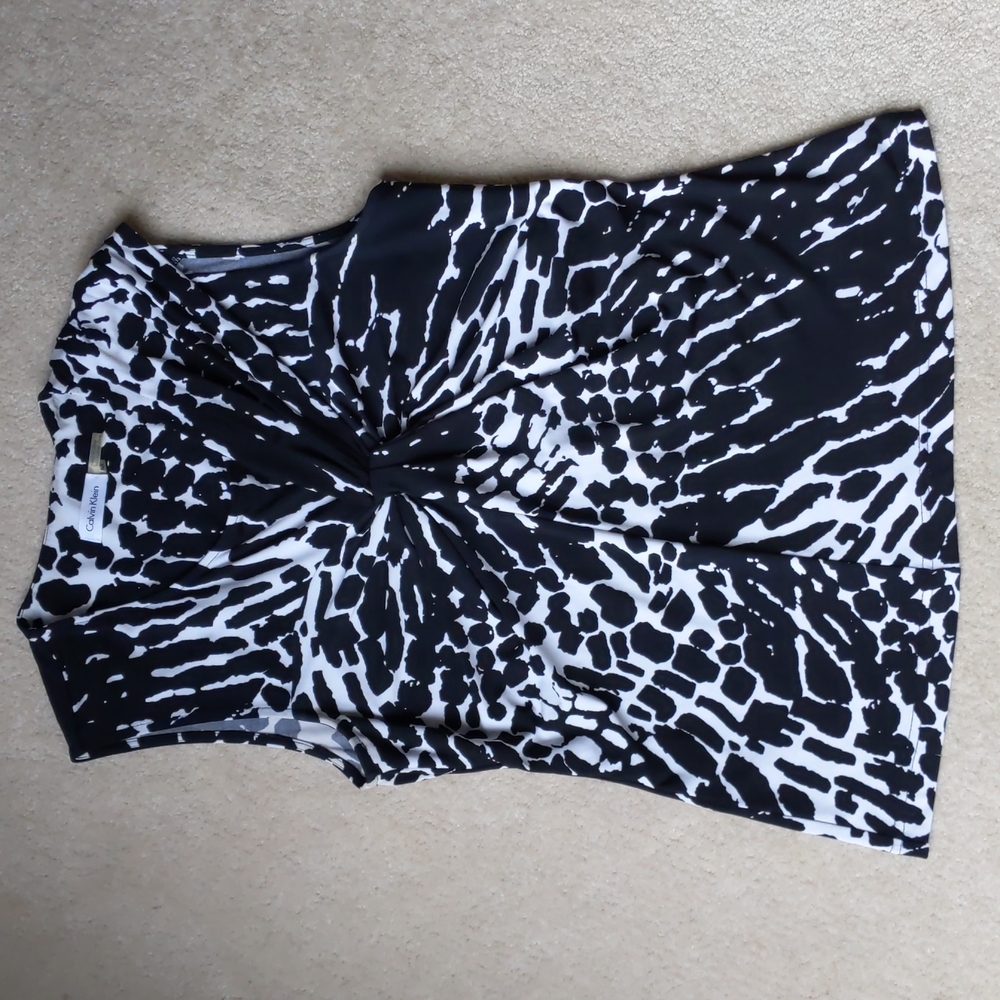 Calvin Klein Shell, M, Black and White, Sleeveless